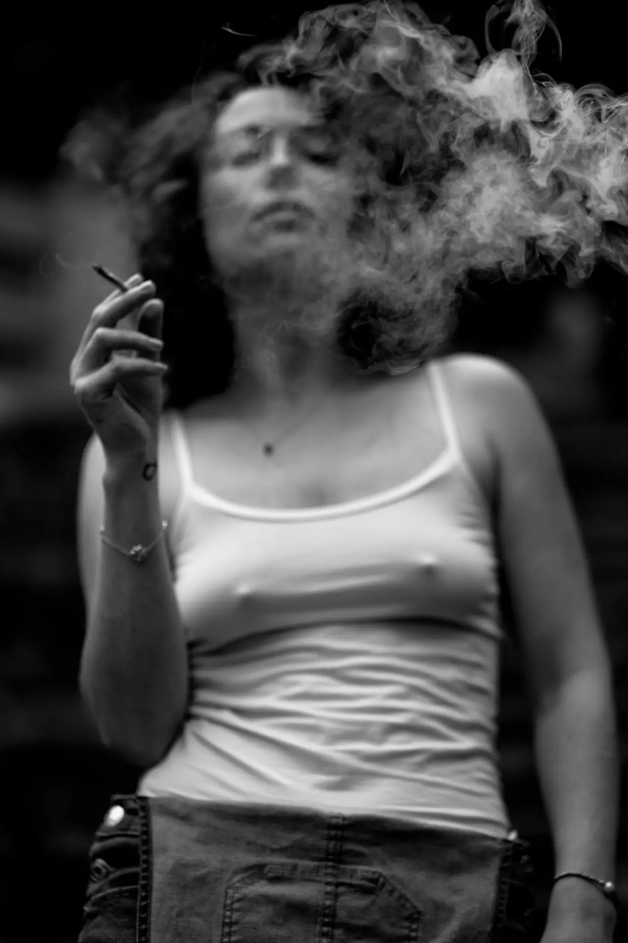 ritratto in bianco e nero di giovane donna a Trieste